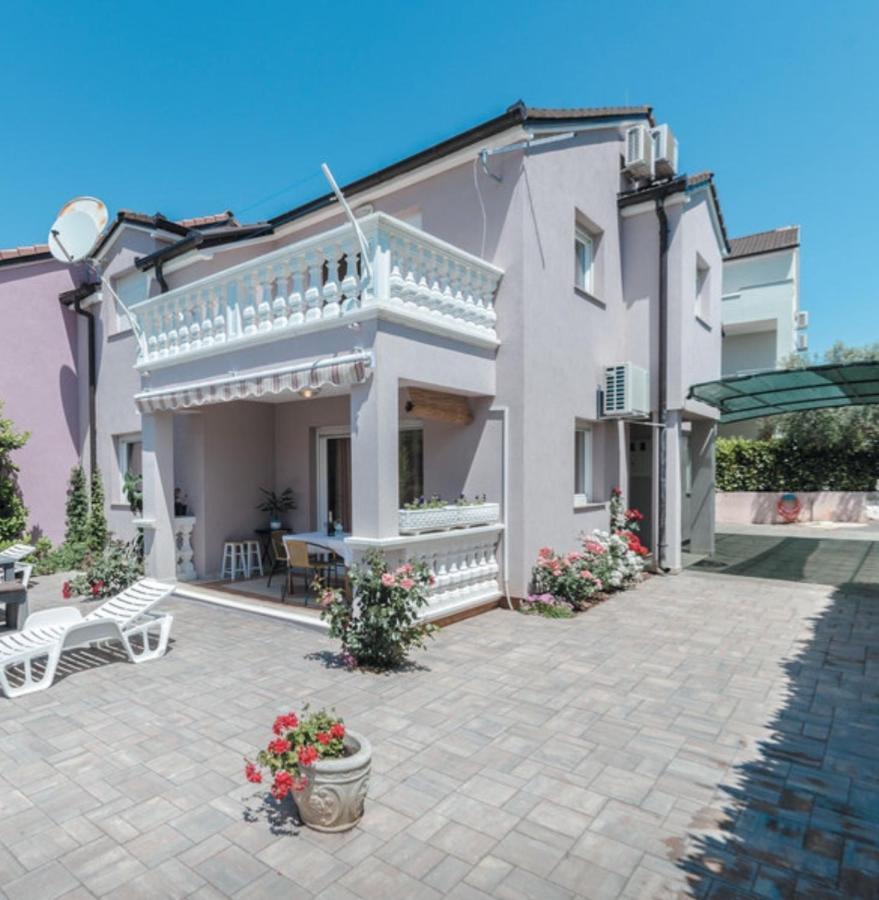 Zsa Zsa Holiday Home 스리마 외부 사진